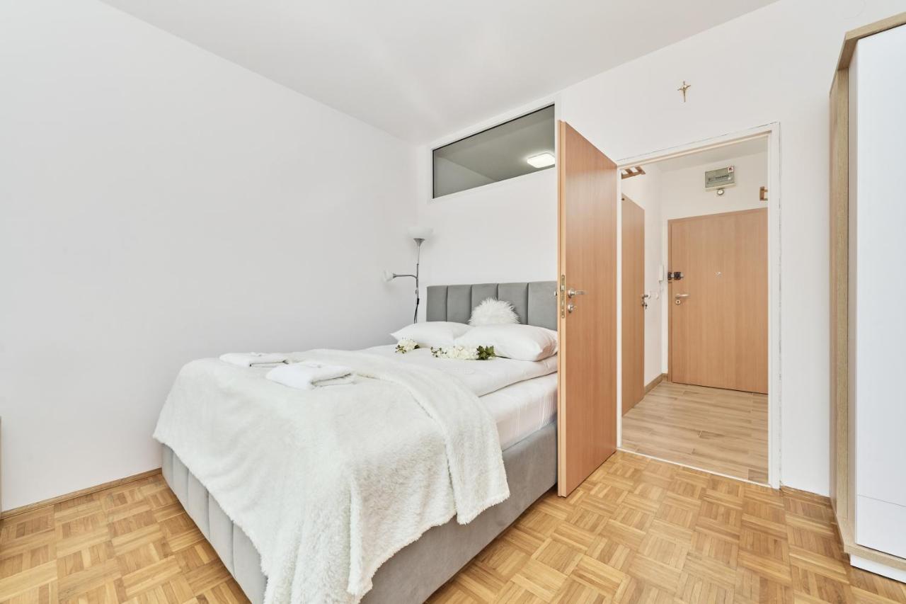 Apartments Wroclaw Legnicka By Noclegi Renters Ngoại thất bức ảnh